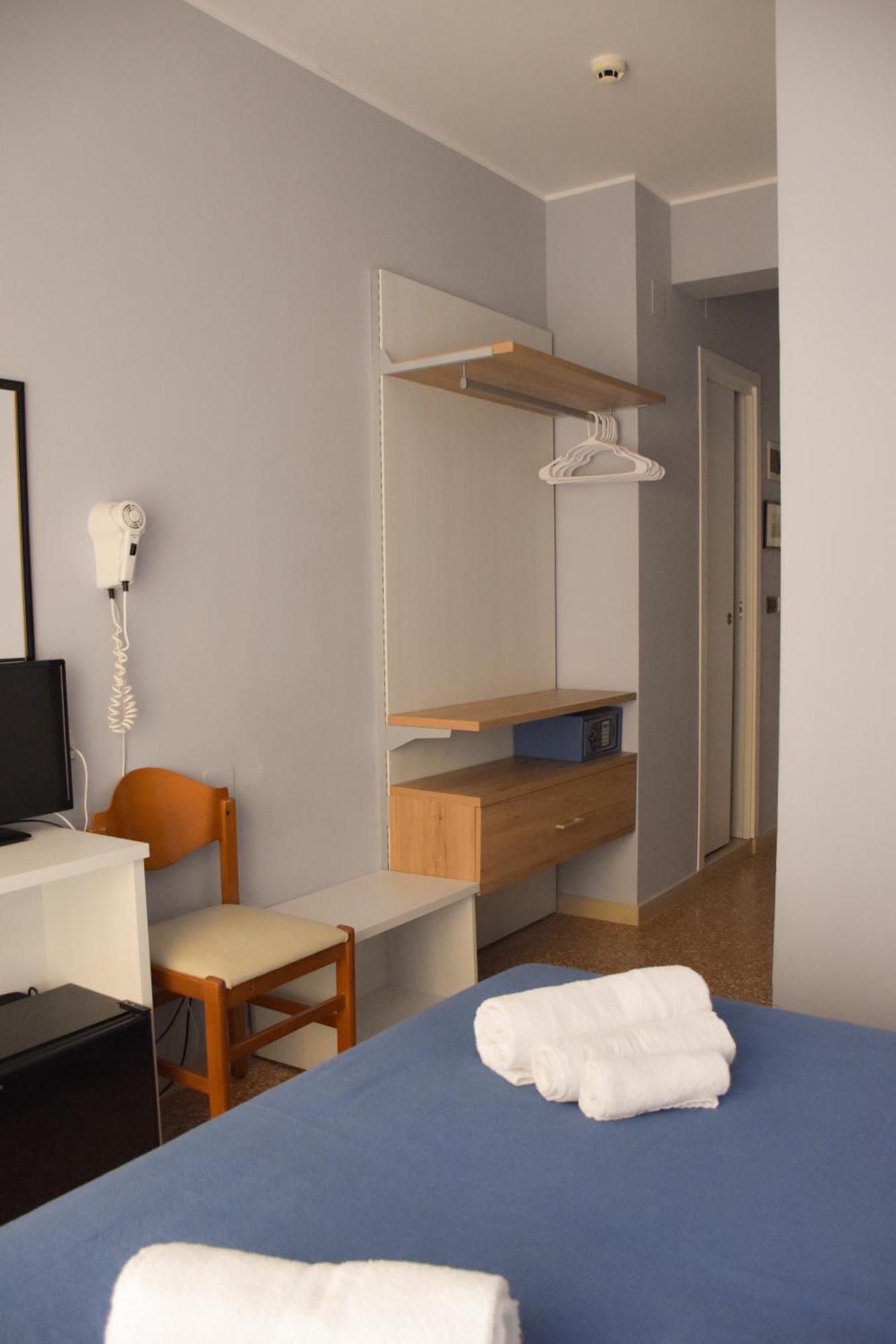 Hotel Los Angeles - Fronte Mare Riccione Exterior photo
